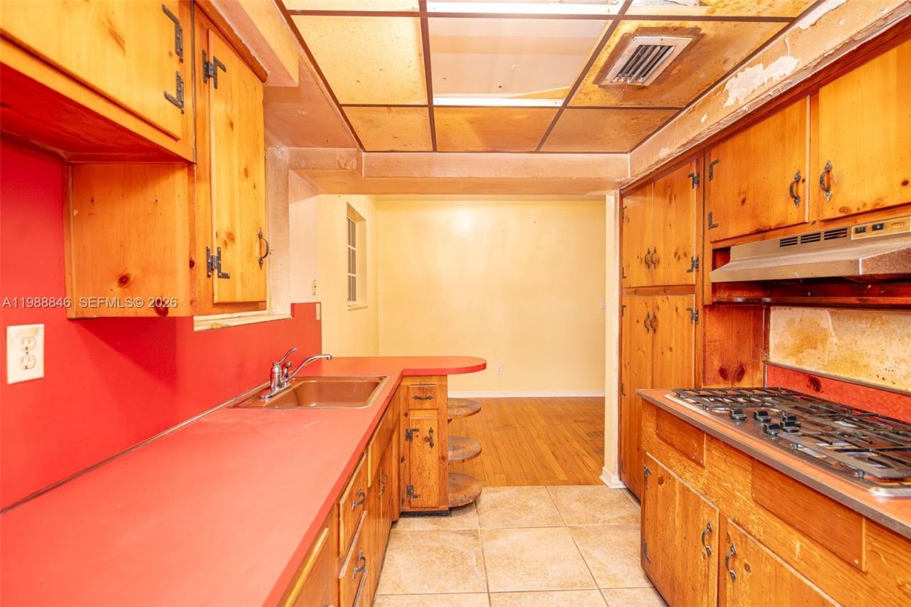 2010 NW 185th Ter , Miami Gardens, FL 33056 Photo