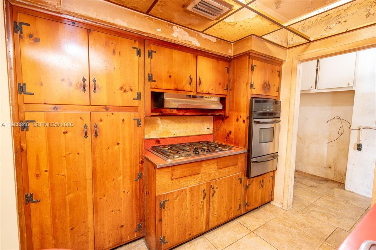 2010 NW 185th Ter, Miami Gardens, FL 33056 Photo