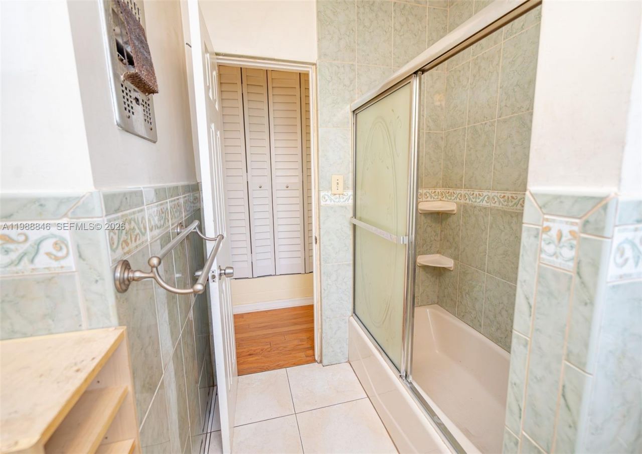 2010 NW 185th Ter , Miami Gardens, FL 33056 Photo