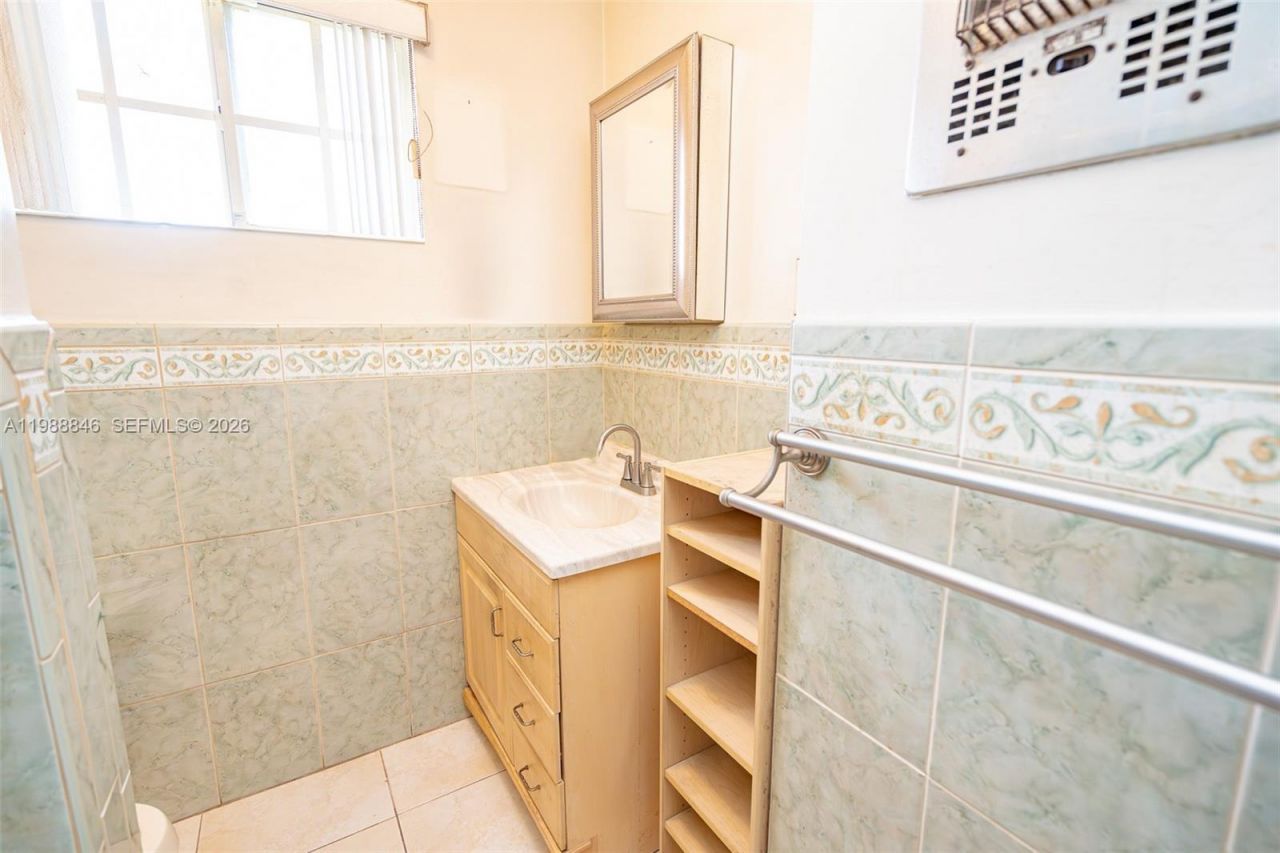 2010 NW 185th Ter, Miami Gardens, FL 33056 Photo