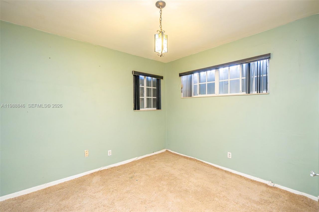 2010 NW 185th Ter, Miami Gardens, FL 33056 Photo