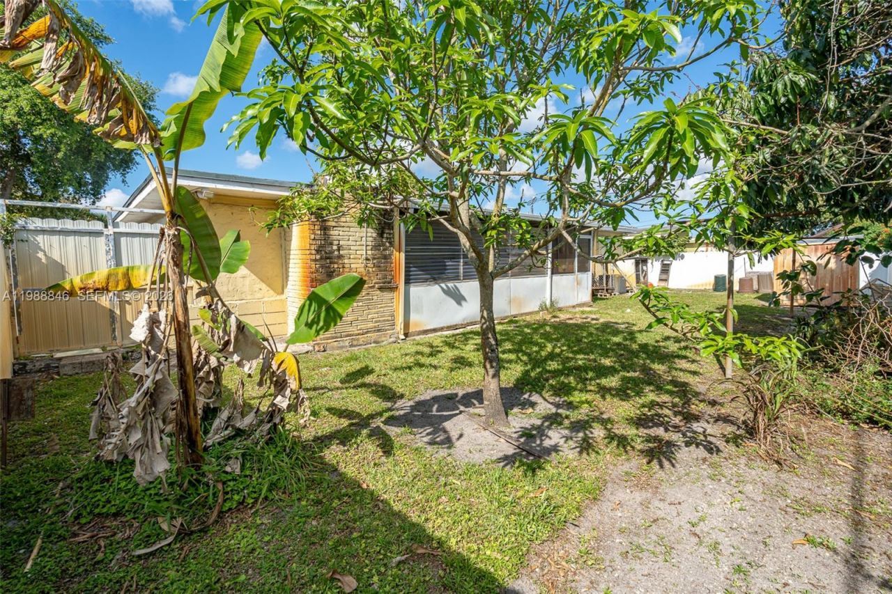 2010 NW 185th Ter, Miami Gardens, FL 33056 Photo
