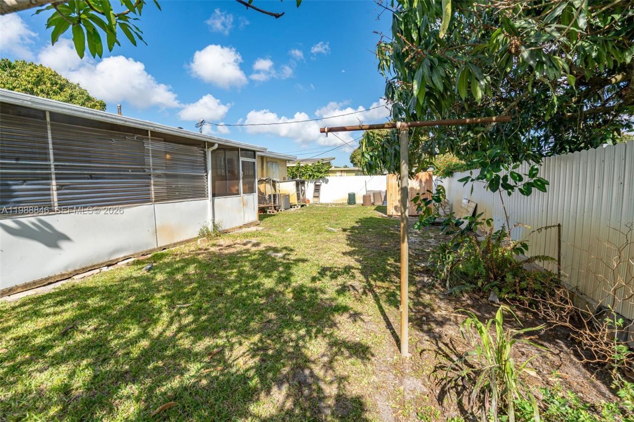 2010 NW 185th Ter , Miami Gardens, FL 33056 Photo