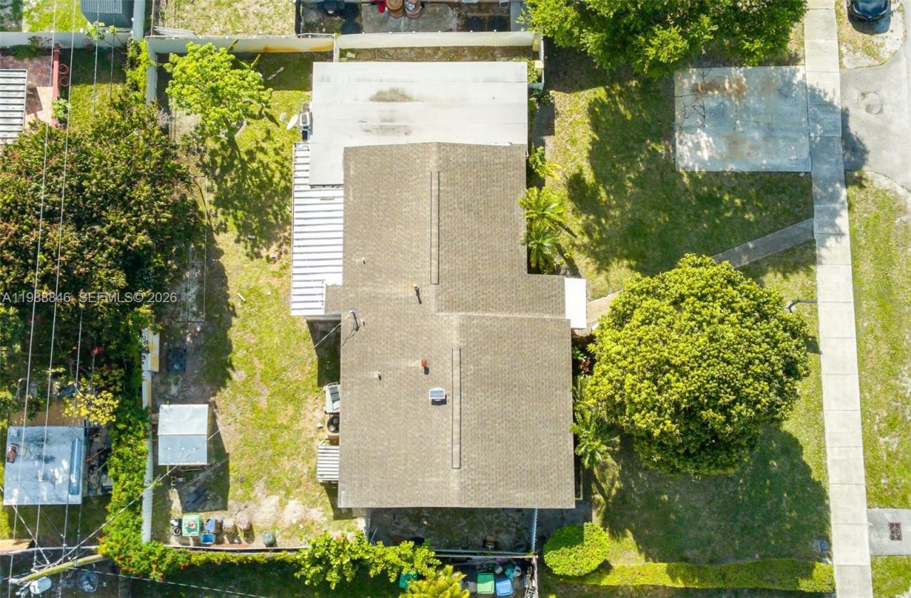 2010 NW 185th Ter , Miami Gardens, FL 33056 Photo