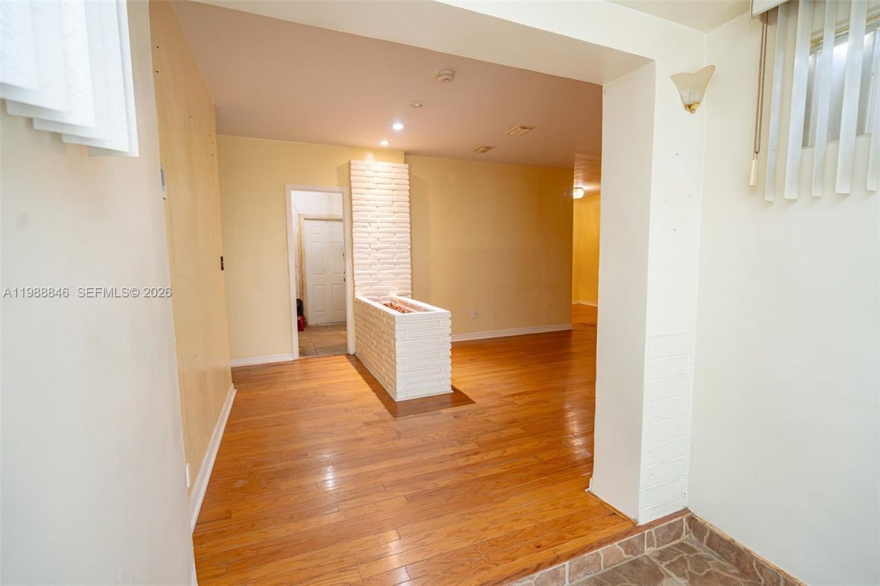 2010 NW 185th Ter, Miami Gardens, FL 33056 Photo
