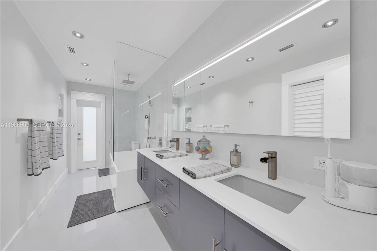 10705 SW 128th Ter , Miami, FL 33176 Photo