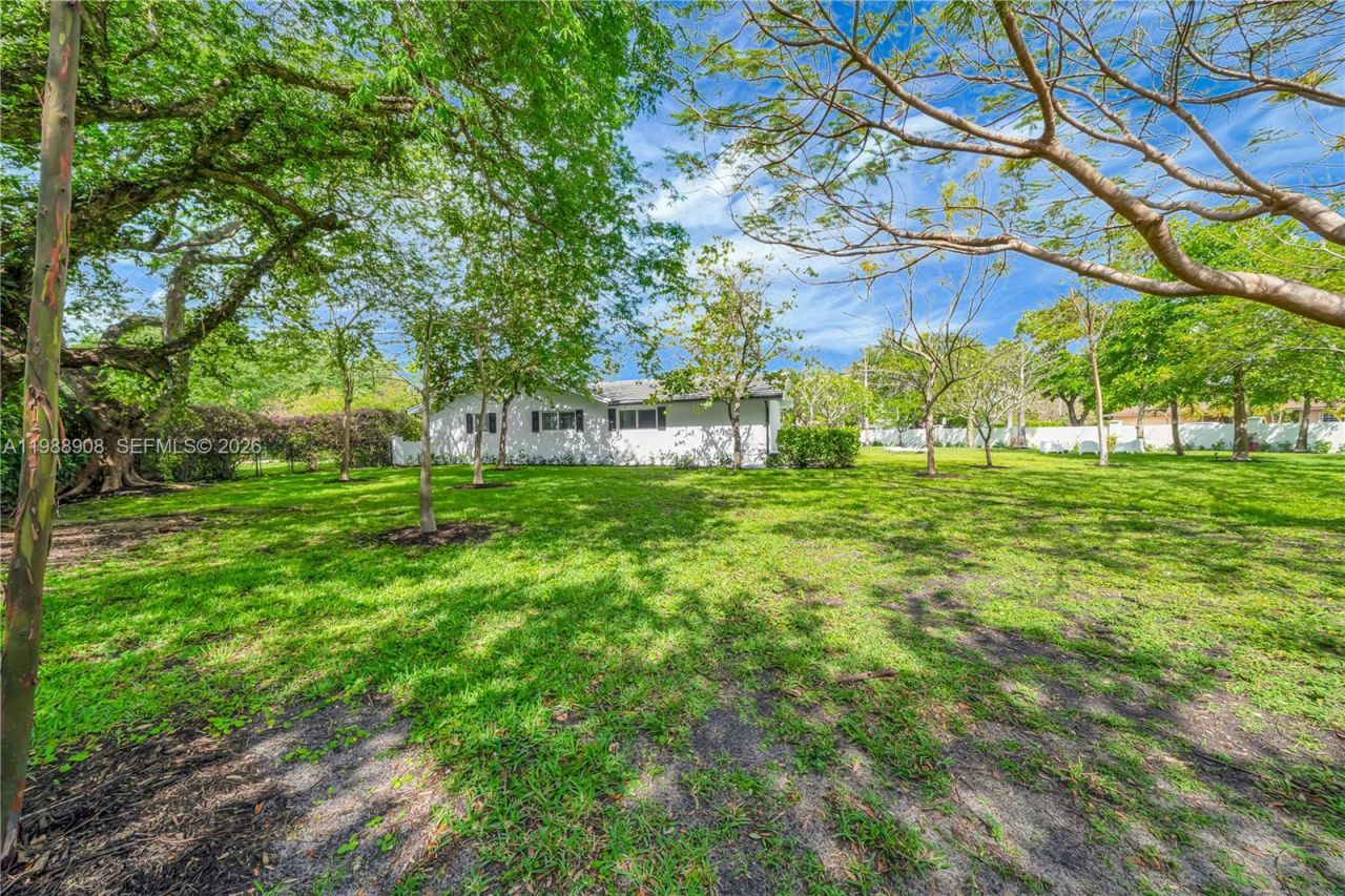 10705 SW 128th Ter, Miami, FL 33176 Photo