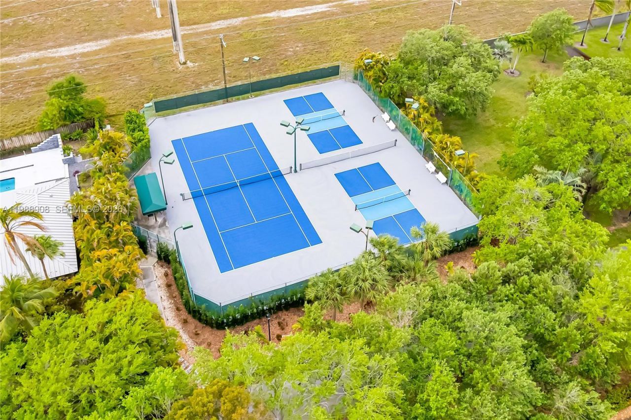 10705 SW 128th Ter , Miami, FL 33176 Photo