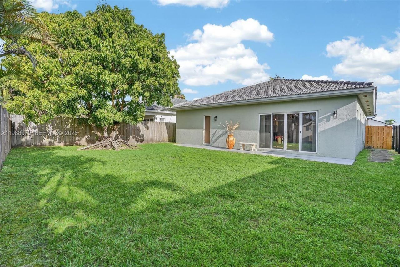 14490 SW 180th St , Miami, FL 33177 Photo