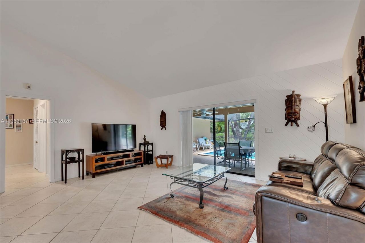 16745 SW 74th Ct , Palmetto Bay, FL 33157 Photo