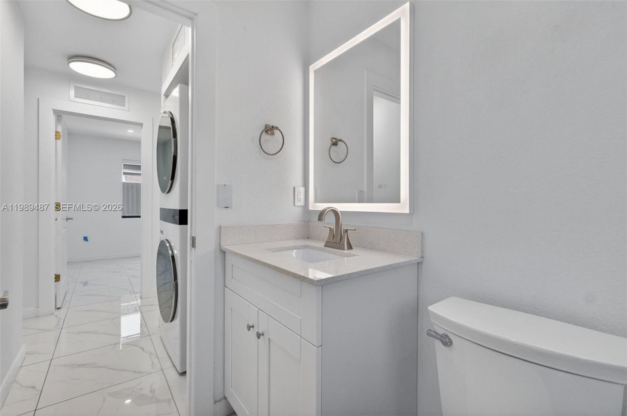 2490 NW 44th St , Unit 2490, Miami, FL 33142 Photo