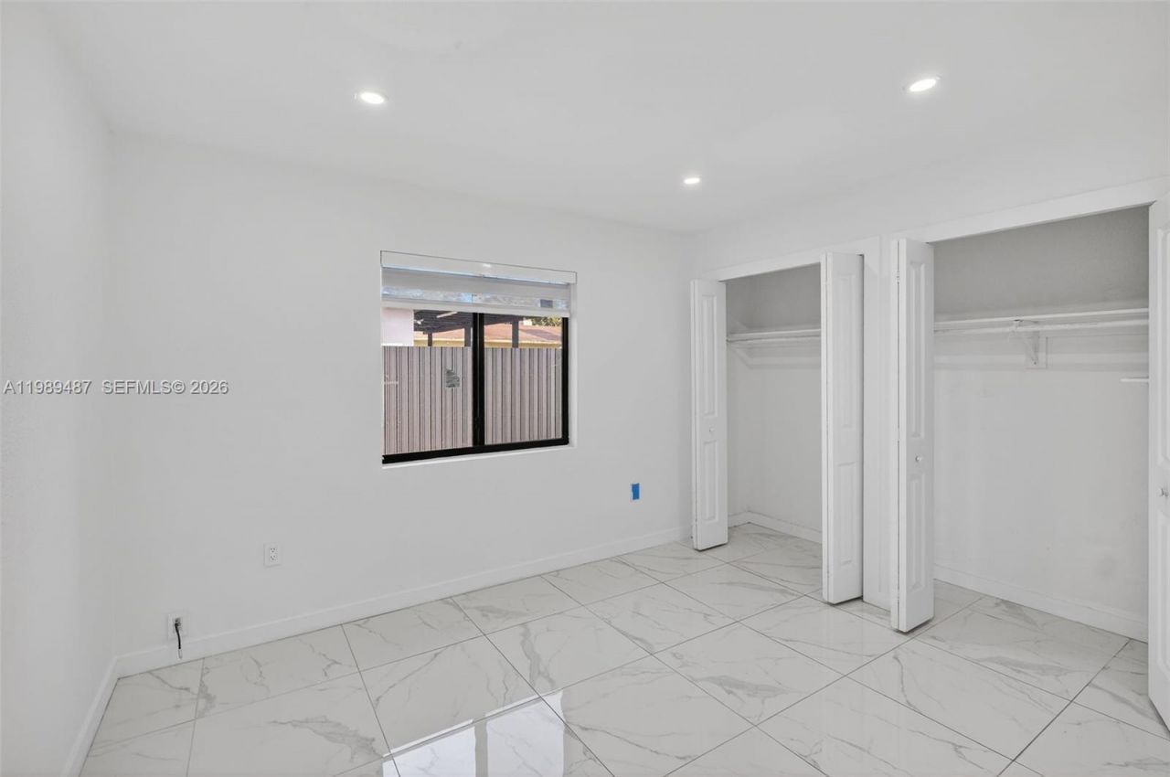 2490 NW 44th St , Unit 2490, Miami, FL 33142 Photo