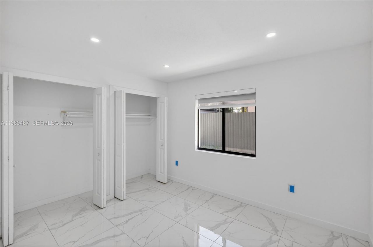 2490 NW 44th St , Unit 2490, Miami, FL 33142 Photo