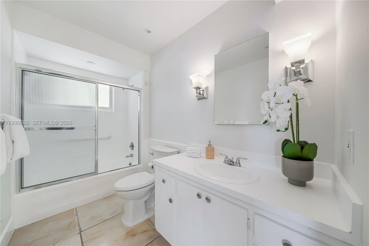 640 S Mashta Dr , Key Biscayne, FL 33149 Photo