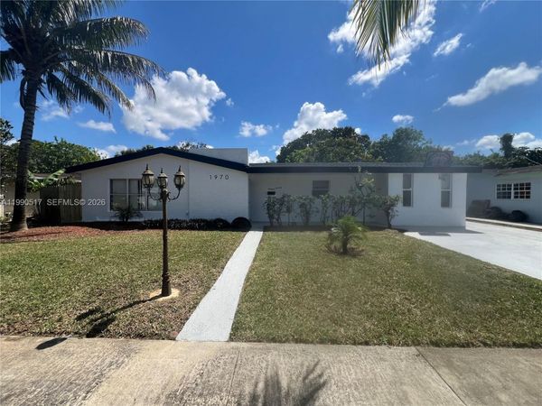 1970 NW 192nd Ter , Miami Gardens, FL 33056