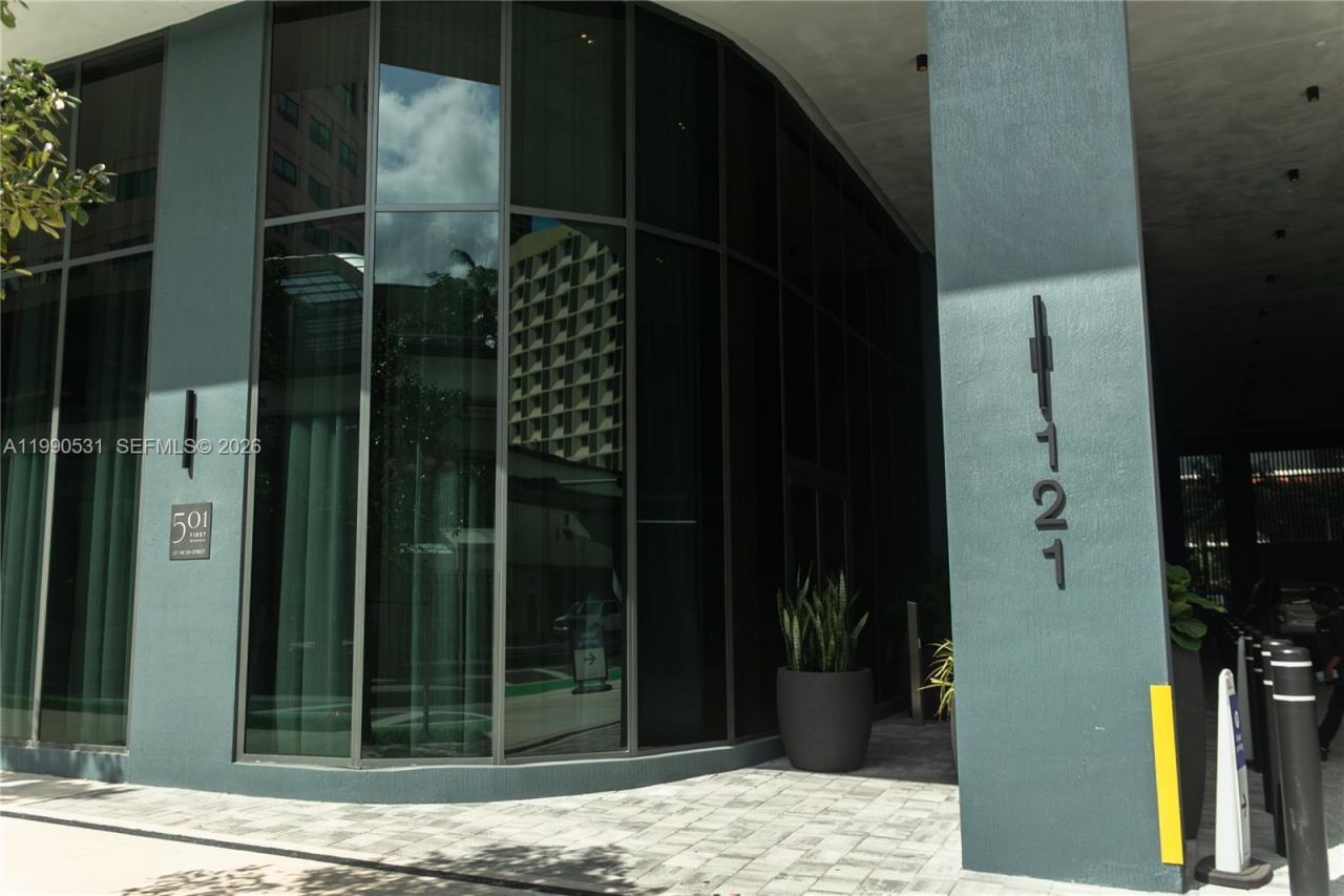 121 NE 5th St, Unit 2611, Miami, FL 33132 Photo