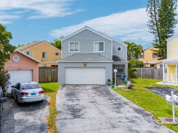 10020 SW 223rd Ln , Cutler Bay, FL 33190