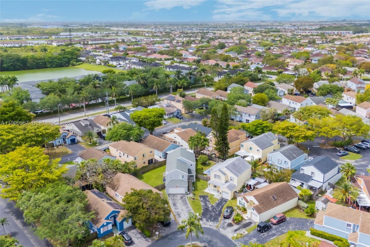 10020 SW 223rd Ln , Cutler Bay, FL 33190 Photo