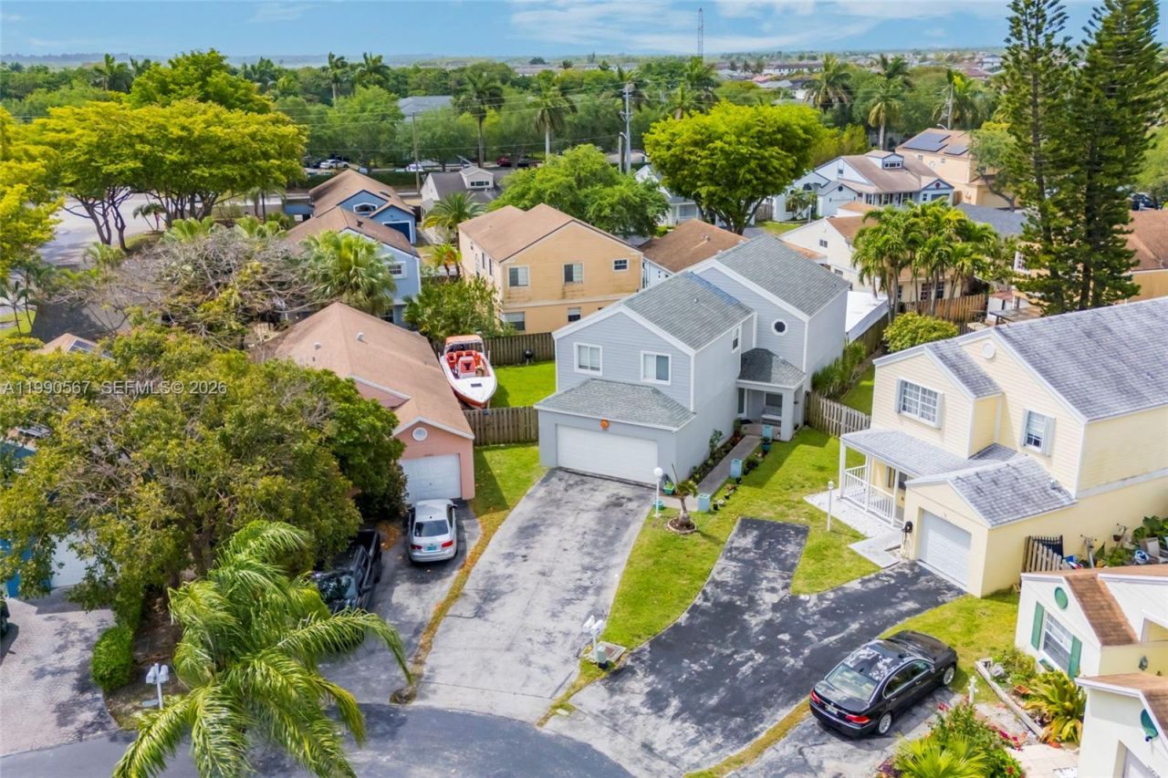 10020 SW 223rd Ln , Cutler Bay, FL 33190 Photo