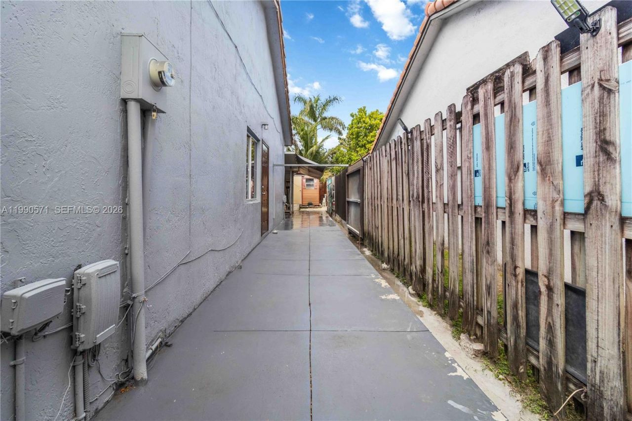 17036 SW 144 Court , Miami, FL 33177 Photo