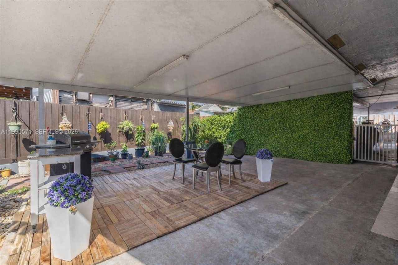 17036 SW 144 Court , Miami, FL 33177 Photo