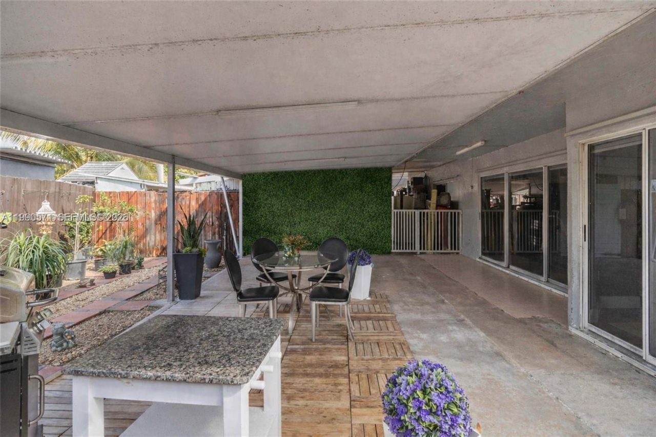 17036 SW 144 Court , Miami, FL 33177 Photo