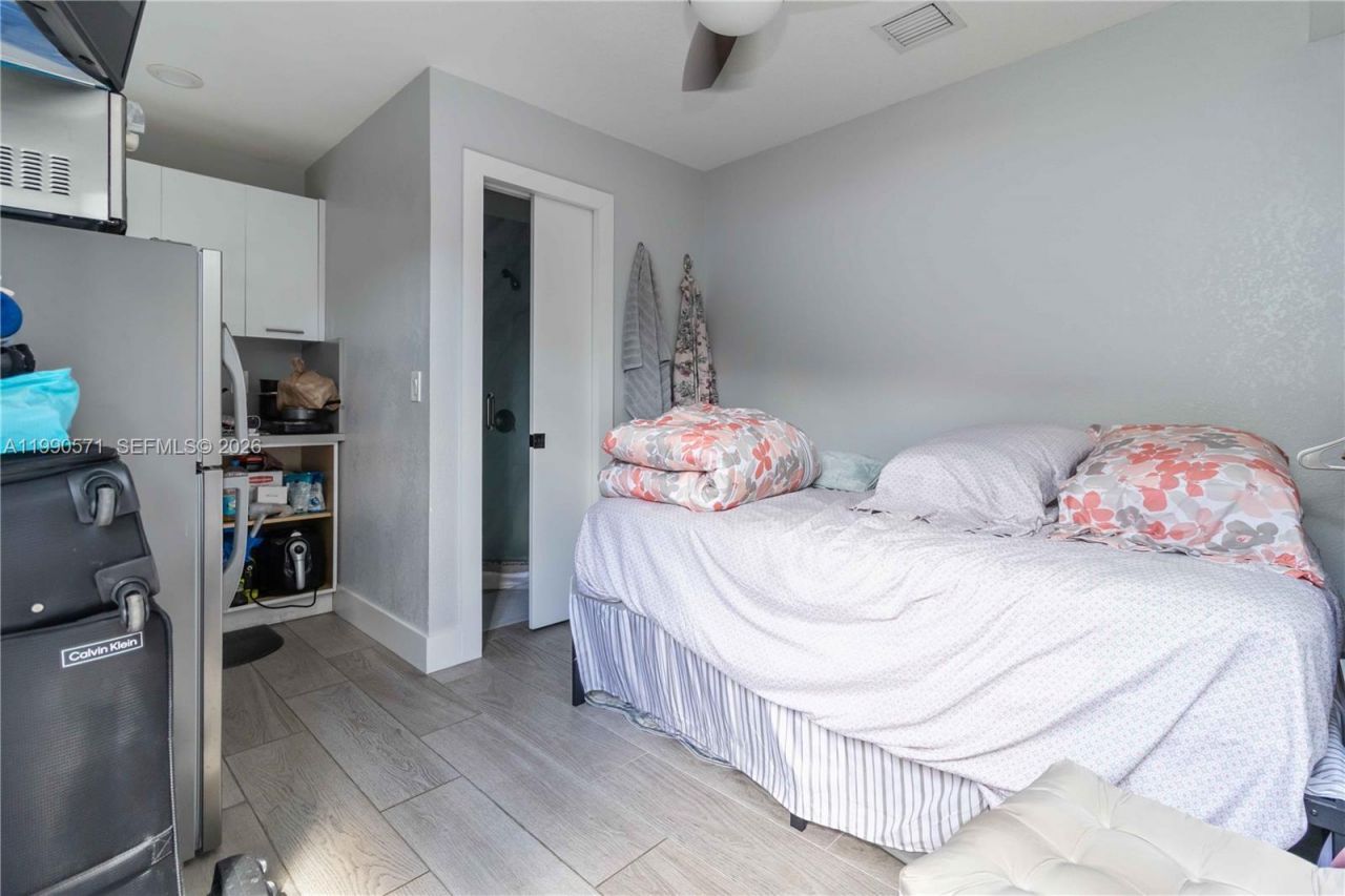 17036 SW 144 Court , Miami, FL 33177 Photo