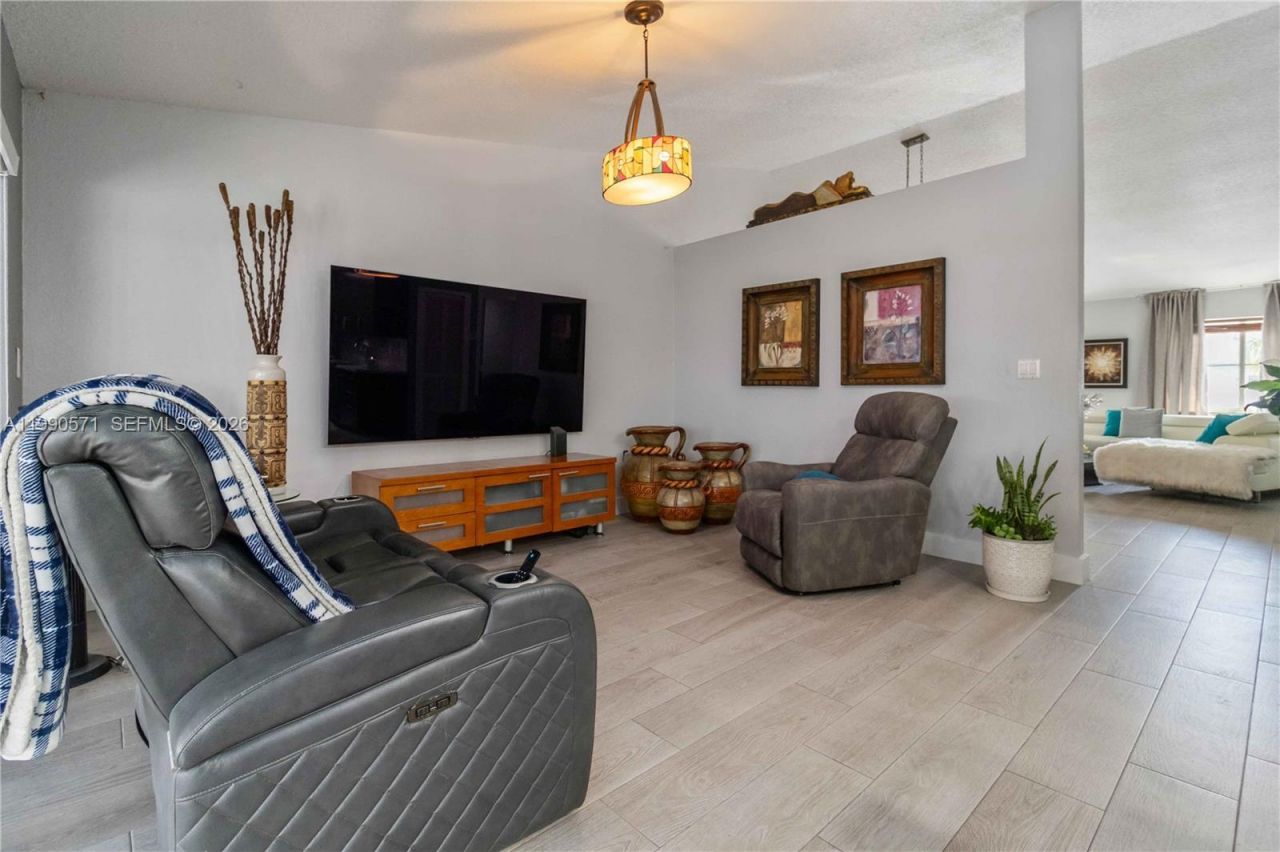 17036 SW 144 Court , Miami, FL 33177 Photo