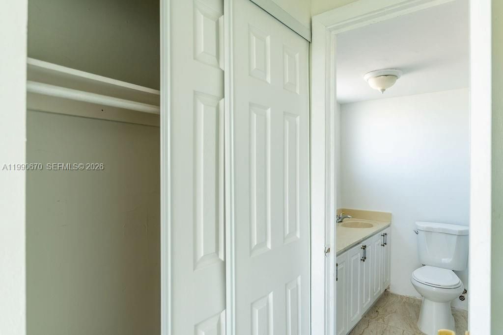 1990 Marseille Dr, Unit 402, Miami Beach, FL 33141 Photo