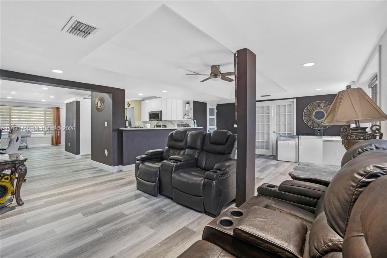 21100 N Miami Ave , Miami Gardens, FL 33169 Photo