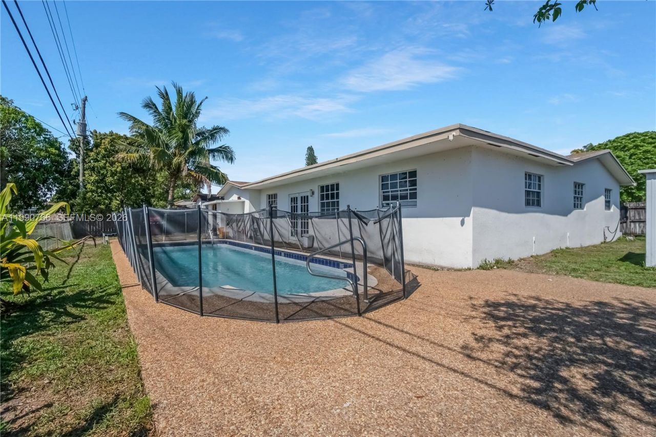 21100 N Miami Ave , Miami Gardens, FL 33169 Photo