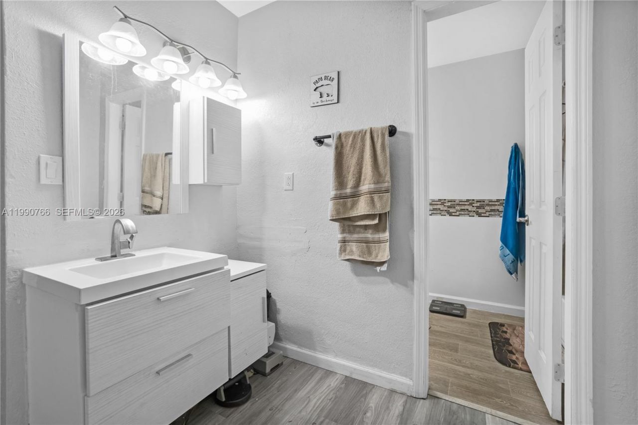 21100 N Miami Ave , Miami Gardens, FL 33169 Photo