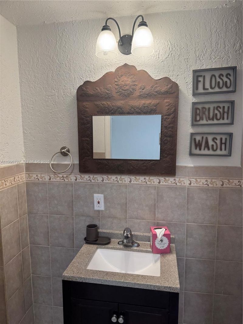 6126 SW 61st St , South Miami, FL 33143 Photo