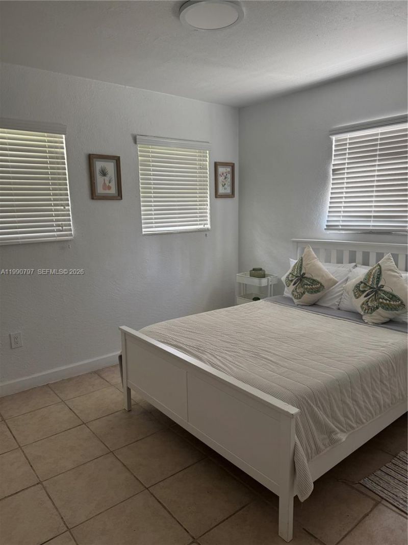 6126 SW 61st St , South Miami, FL 33143 Photo