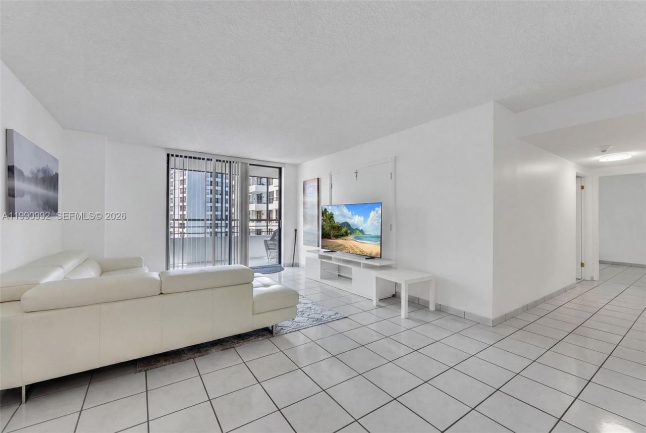 2500 Parkview Dr , Unit 1418, Hallandale Beach, FL 33009 Photo