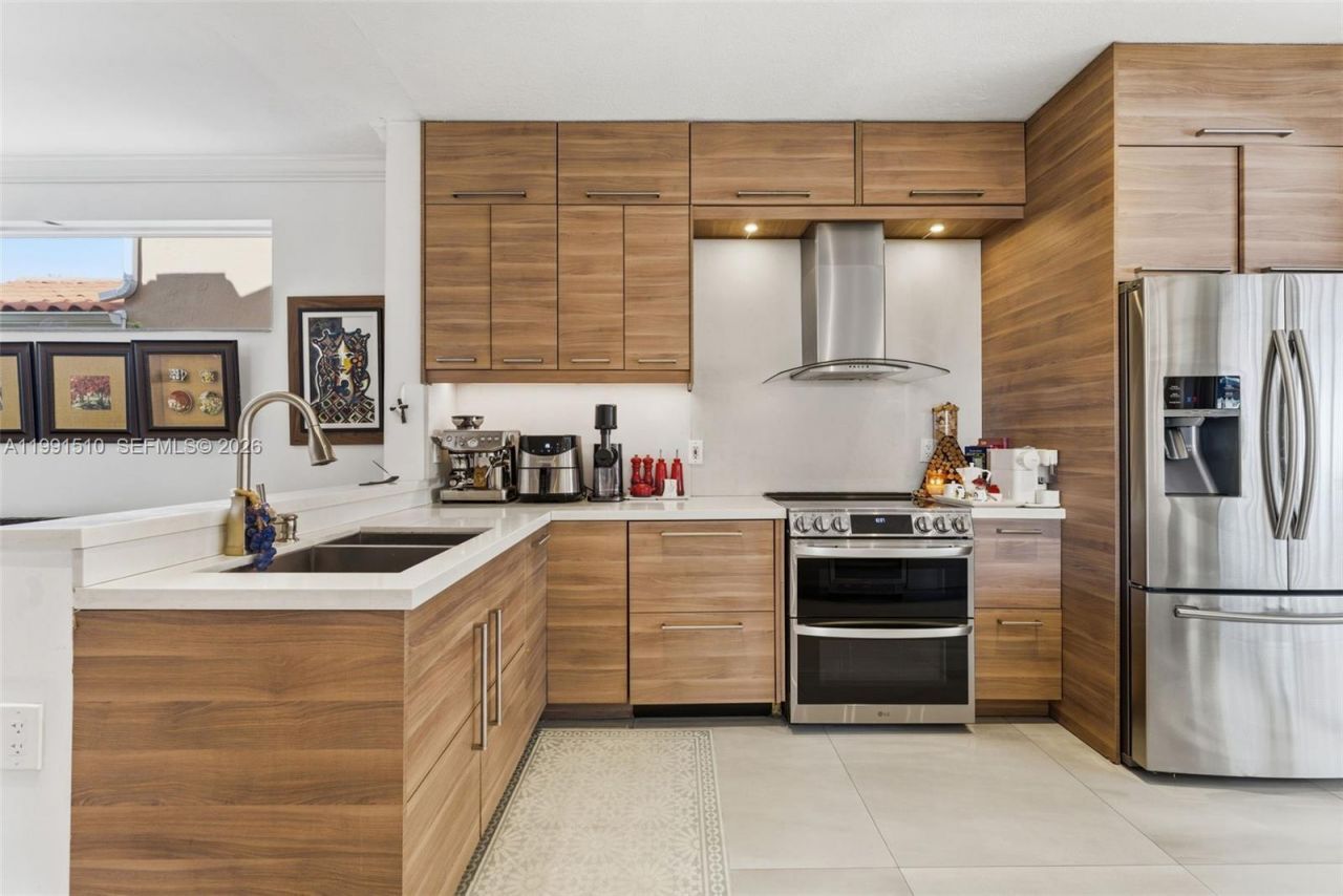 8657 NW 2nd St , Miami, FL 33126 Photo