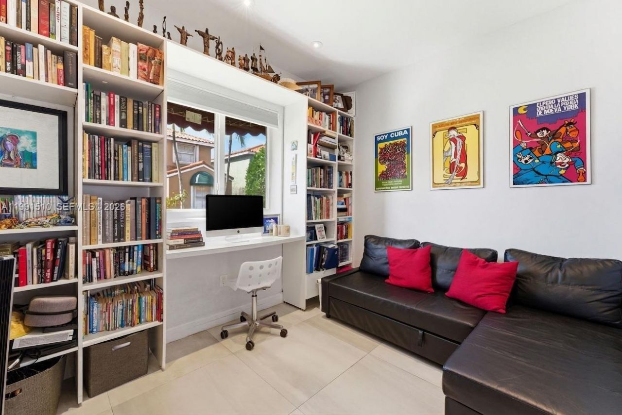 8657 NW 2nd St , Miami, FL 33126 Photo