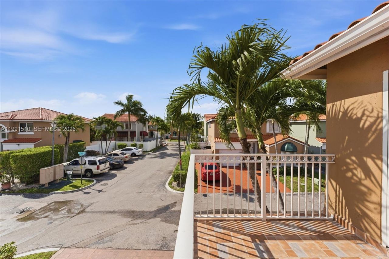 8657 NW 2nd St , Miami, FL 33126 Photo