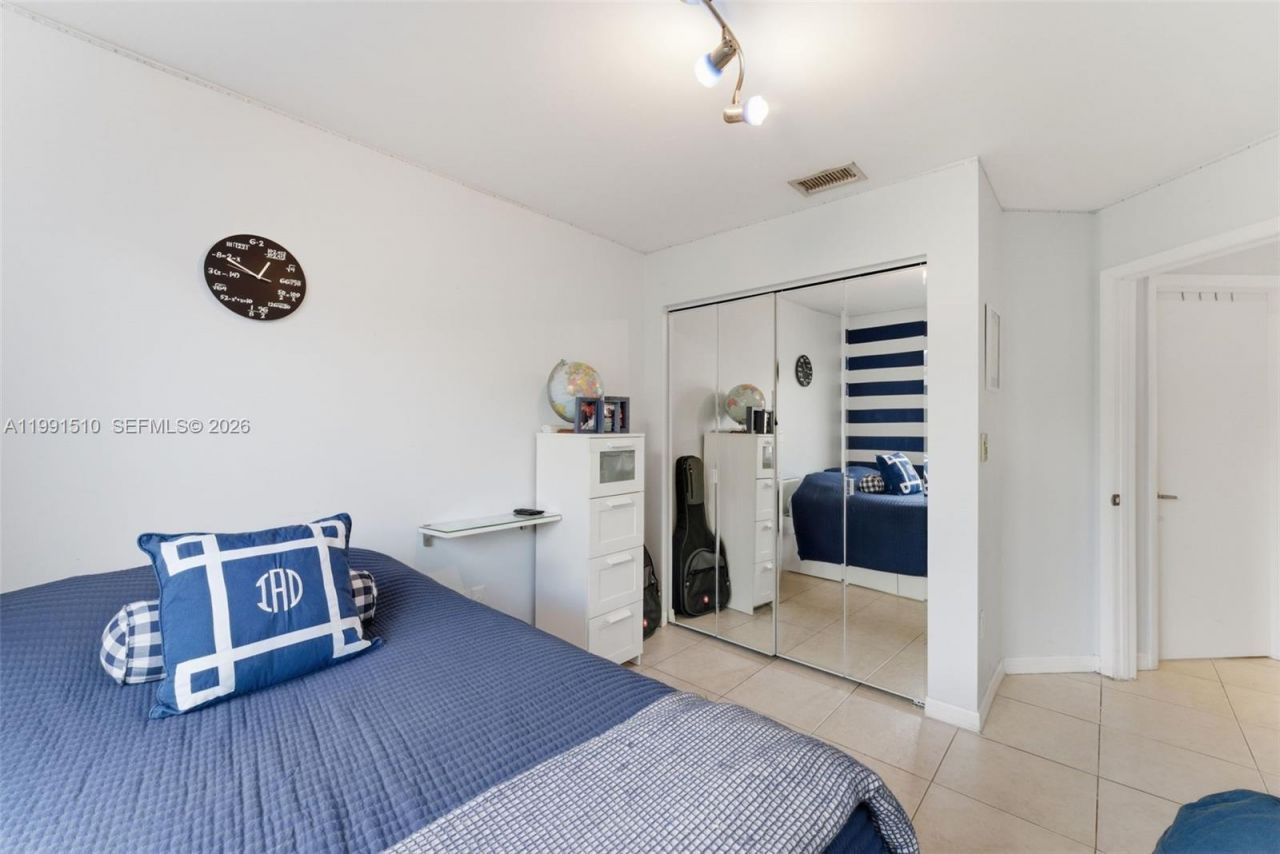 8657 NW 2nd St , Miami, FL 33126 Photo