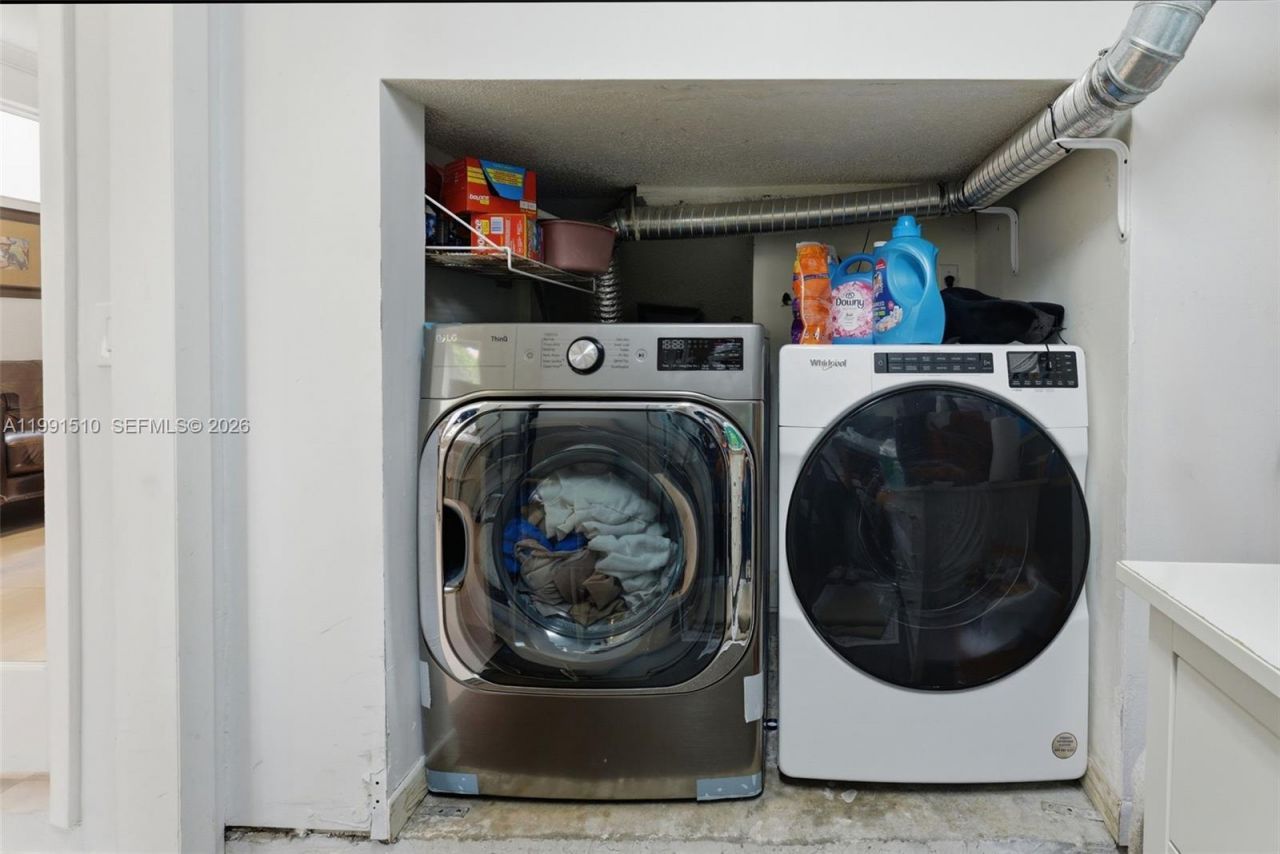 8657 NW 2nd St , Miami, FL 33126 Photo