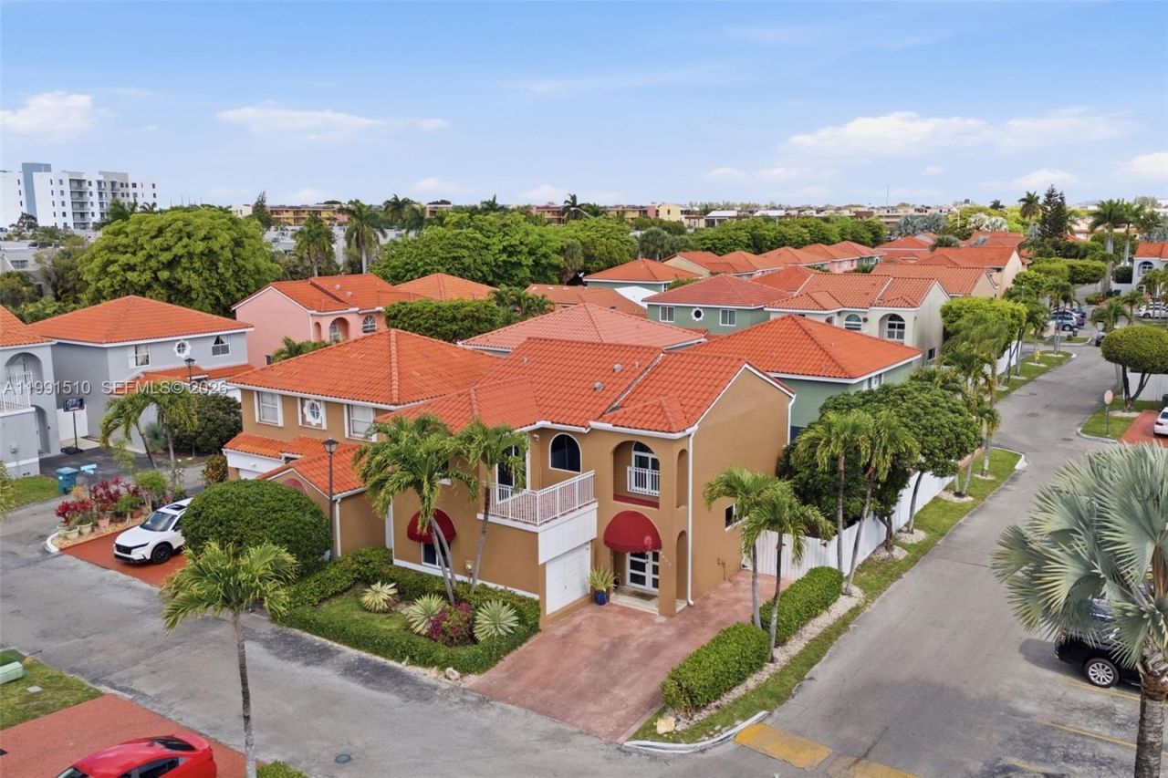 8657 NW 2nd St , Miami, FL 33126 Photo