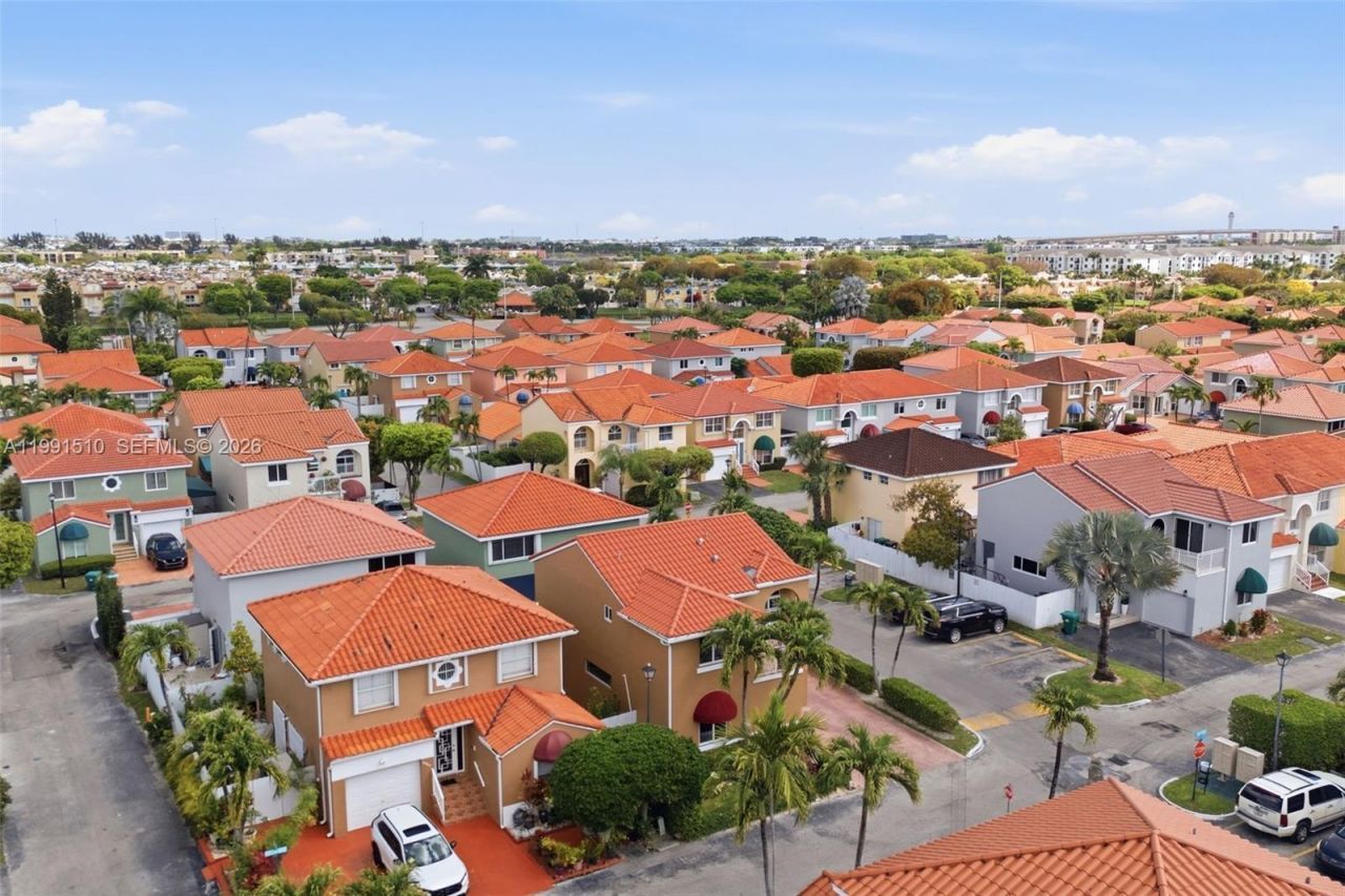 8657 NW 2nd St , Miami, FL 33126 Photo