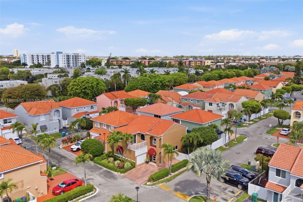 8657 NW 2nd St , Miami, FL 33126 Photo