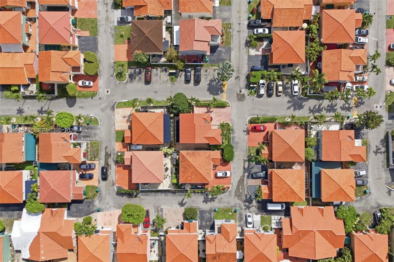 8657 NW 2nd St , Miami, FL 33126 Photo