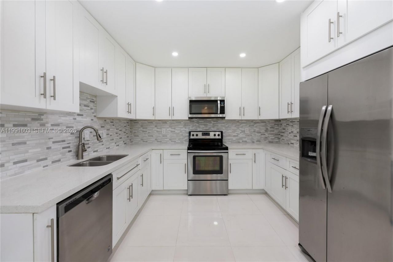 5727 Harrison St , Hollywood, FL 33023 Photo