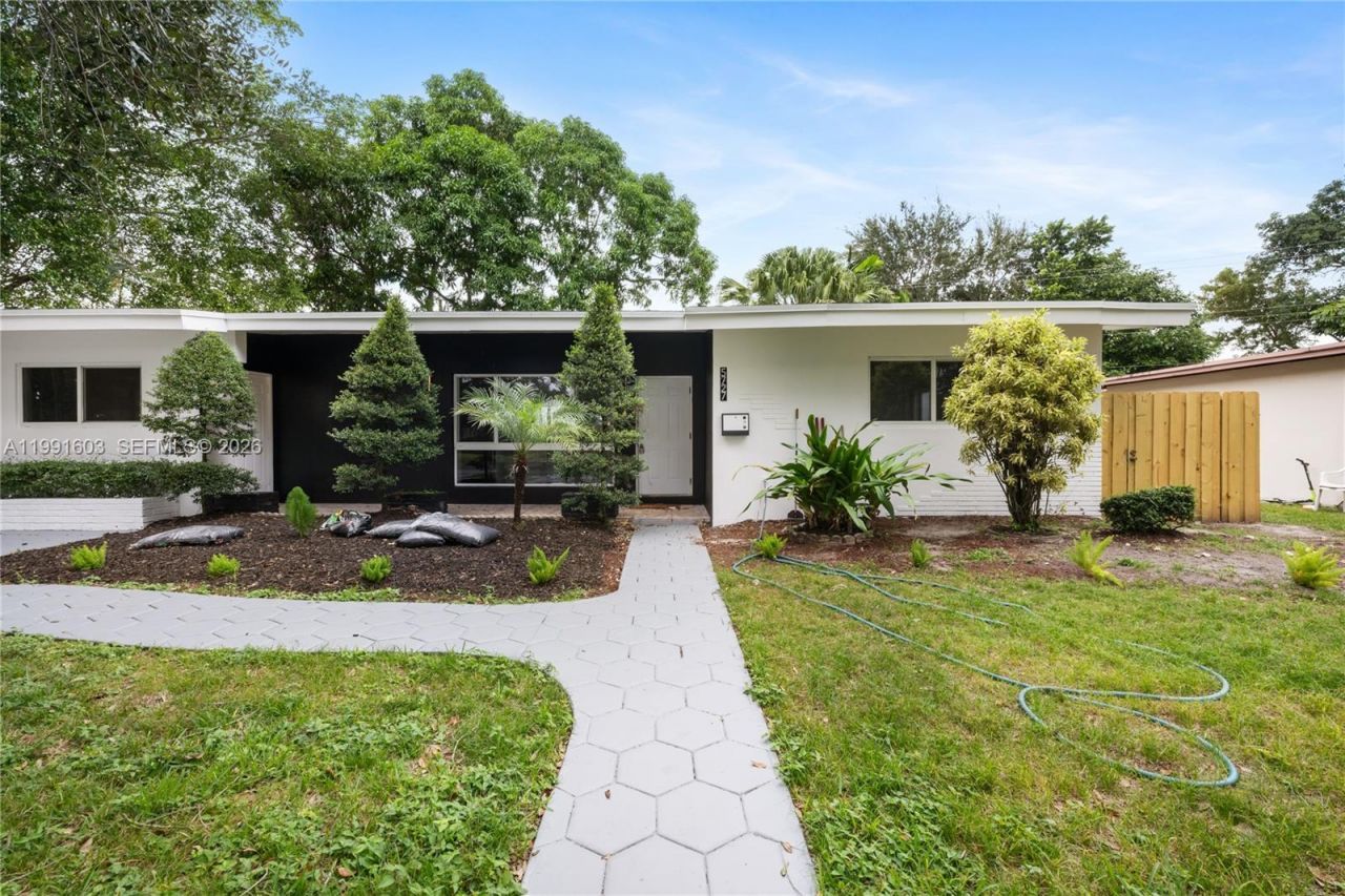 5727 Harrison St , Hollywood, FL 33023 Photo