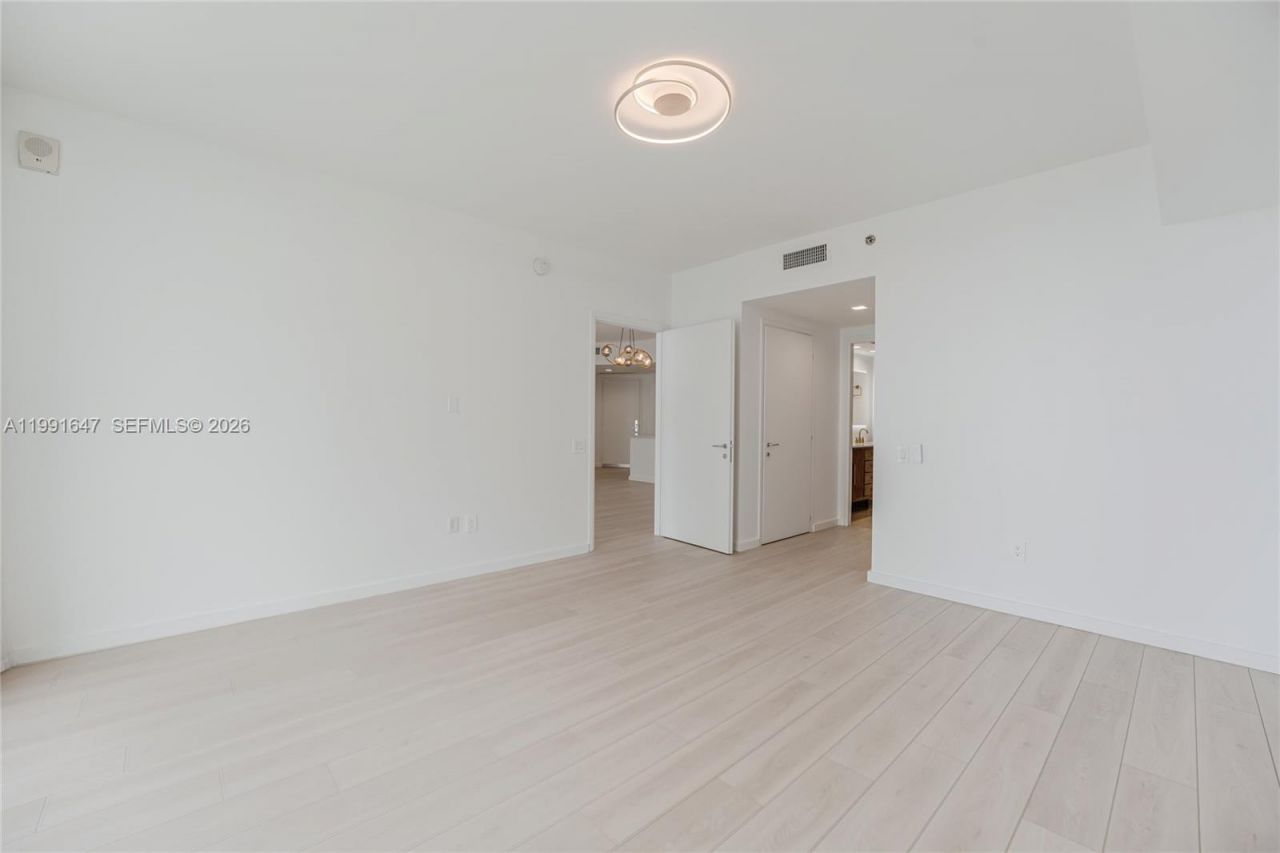 450 Alton Road , Unit 906, Miami Beach, FL 33139 Photo