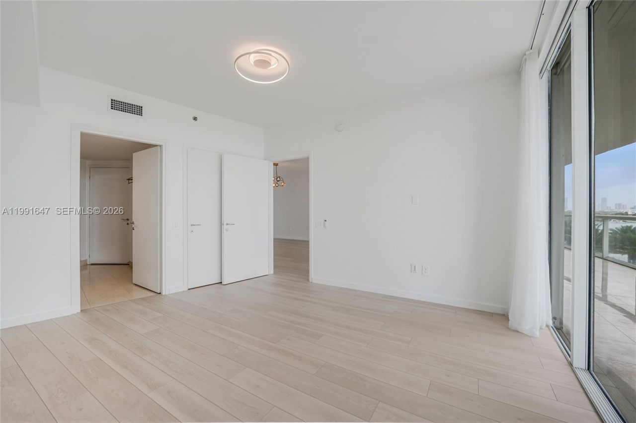 450 Alton Road , Unit 906, Miami Beach, FL 33139 Photo