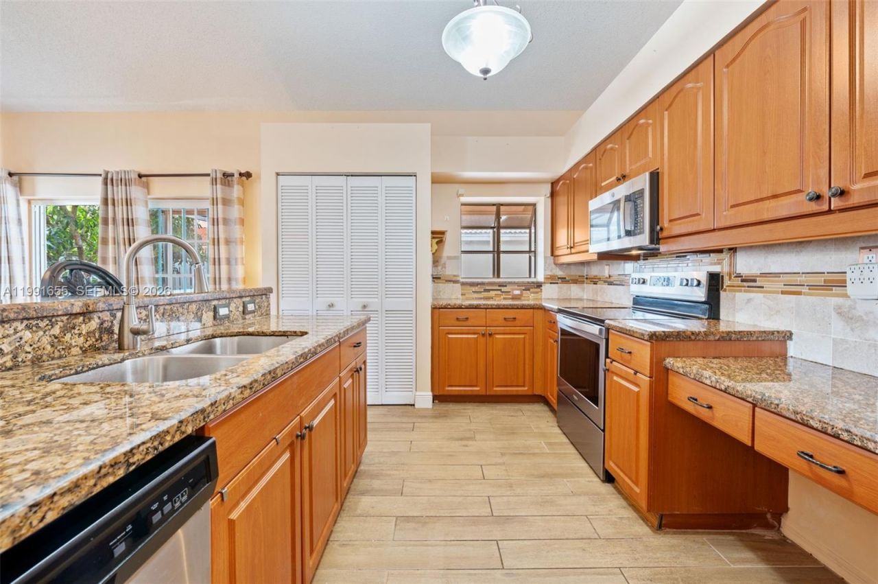 12556 NW 10th Pl, Sunrise, FL 33323 Photo