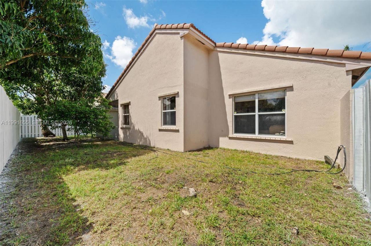 12556 NW 10th Pl, Sunrise, FL 33323 Photo